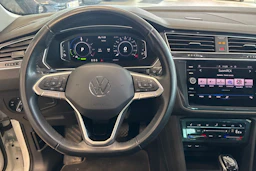 valkoinen Volkswagen Tiguan 2023 kuva 36.