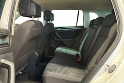 valkoinen Volkswagen Tiguan 2023 kuva 8.