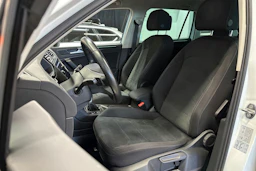 valkoinen Volkswagen Tiguan 2023 kuva 12.