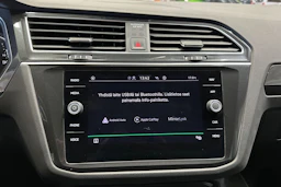 valkoinen Volkswagen Tiguan 2023 kuva 15.
