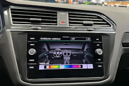 valkoinen Volkswagen Tiguan 2023 kuva 16.