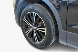 musta Volkswagen Tiguan 2023 kuva 9.