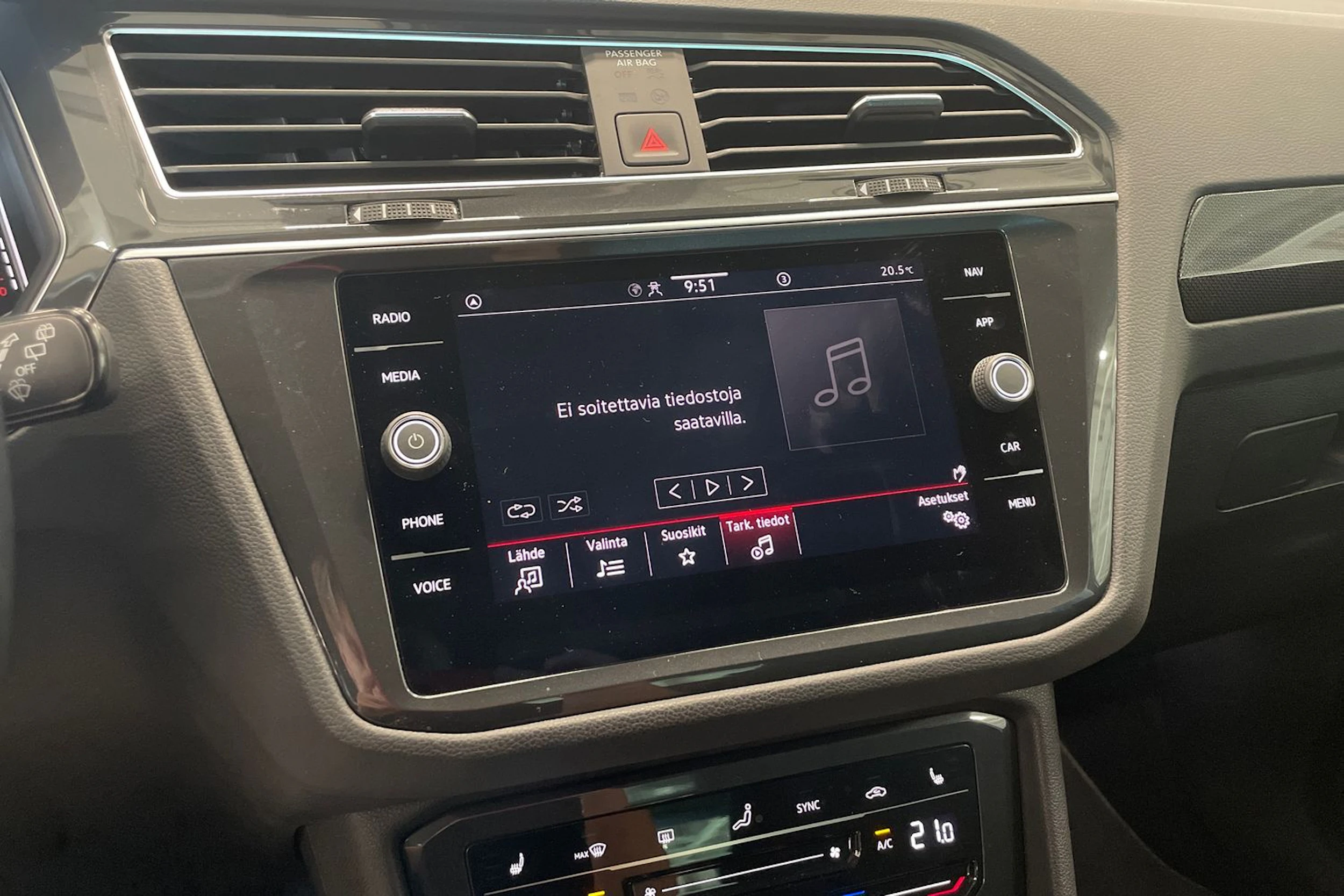 musta Volkswagen Tiguan 2023 kuva 18.