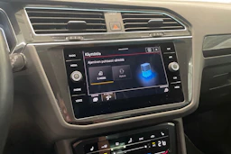 musta Volkswagen Tiguan 2023 kuva 23.