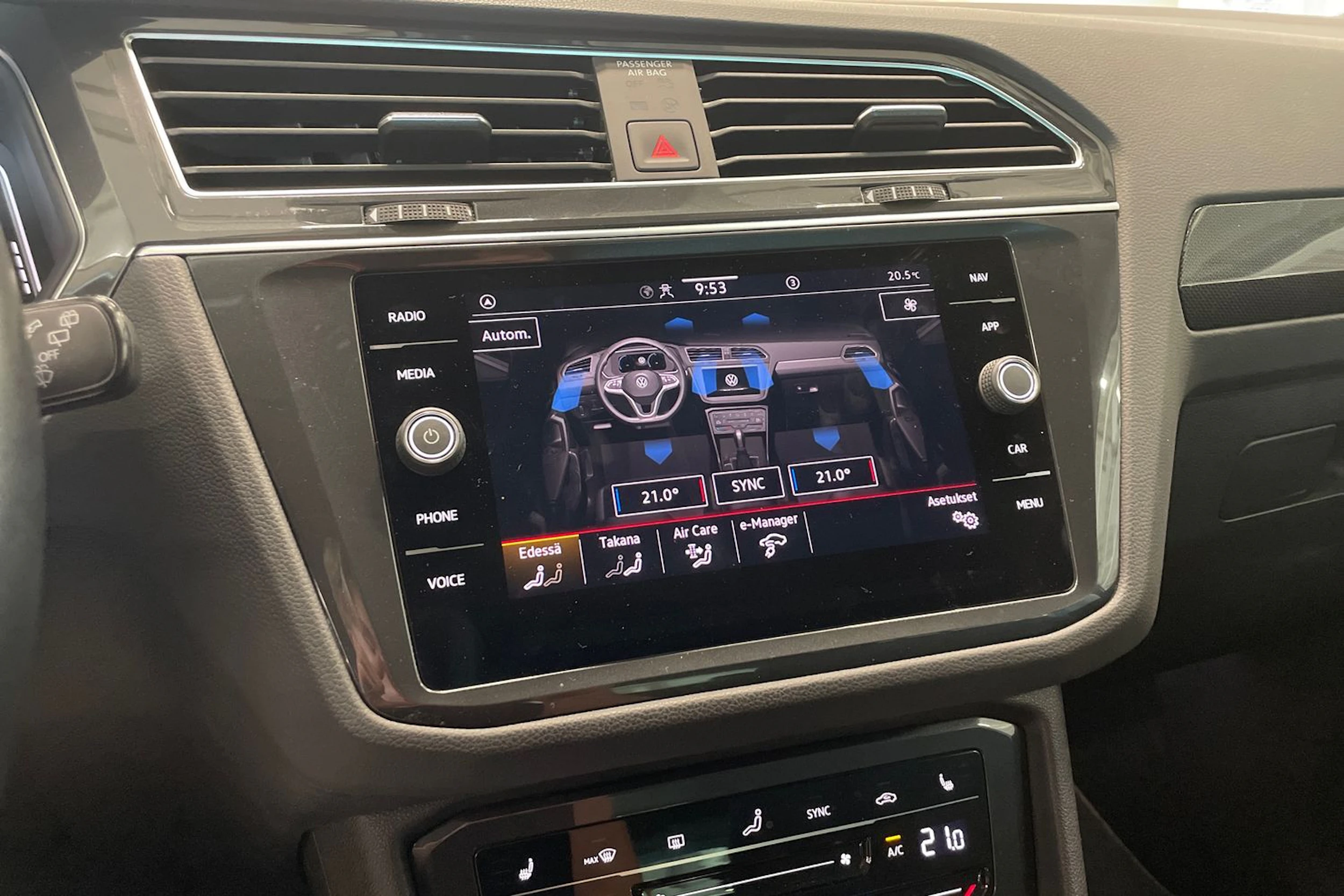 musta Volkswagen Tiguan 2023 kuva 24.