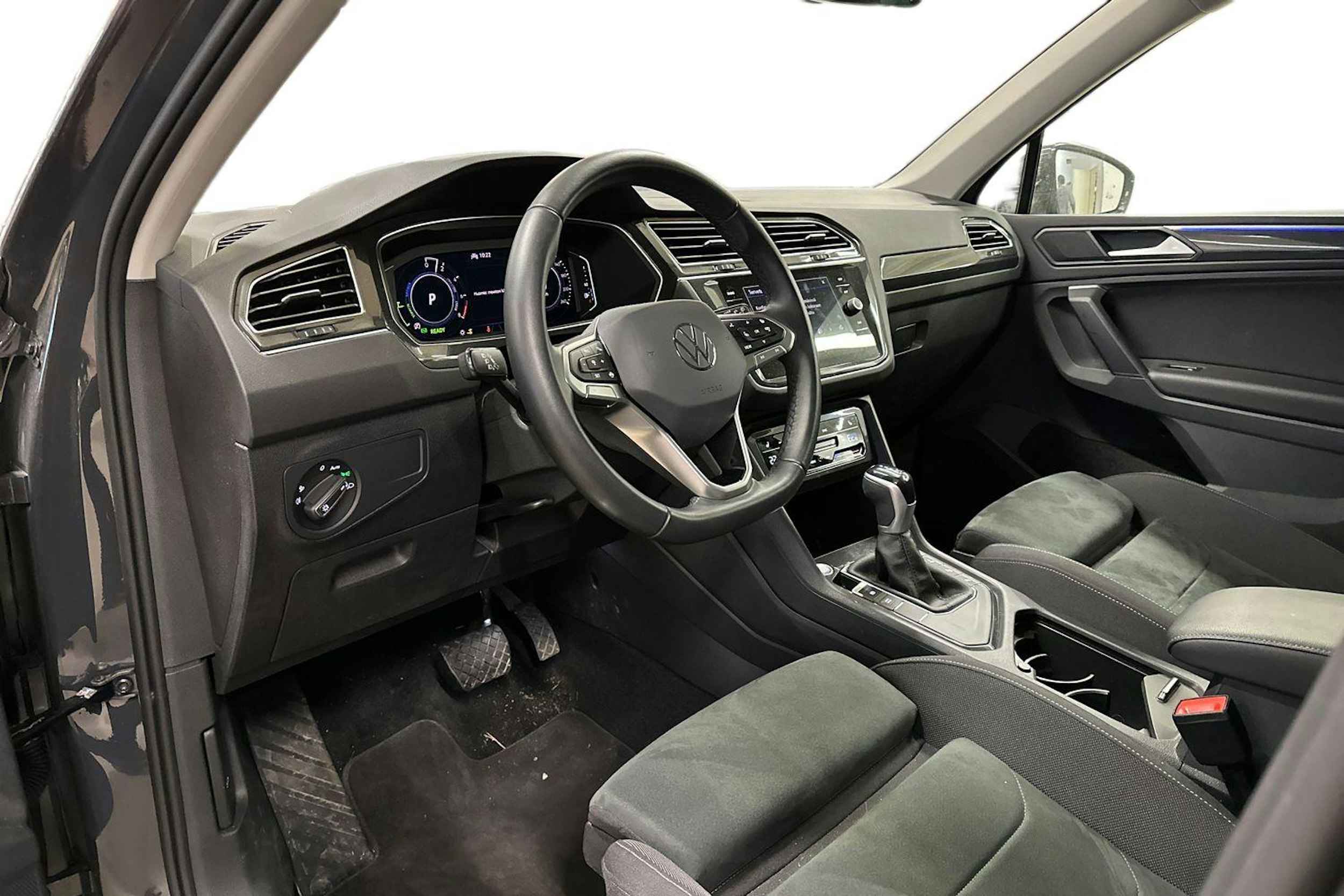 harmaa Volkswagen Tiguan 2023 kuva 3.
