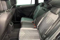 musta Volkswagen Tiguan 2023 kuva 11.