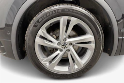 musta Volkswagen Tiguan 2023 kuva 12.