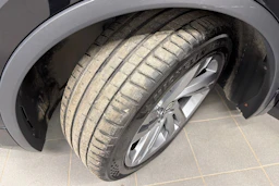 musta Volkswagen Tiguan 2023 kuva 13.