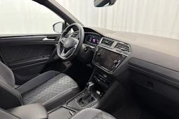 musta Volkswagen Tiguan 2023 kuva 16.