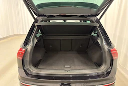 musta Volkswagen Tiguan 2023 kuva 17.