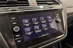 musta Volkswagen Tiguan 2023 kuva 22.