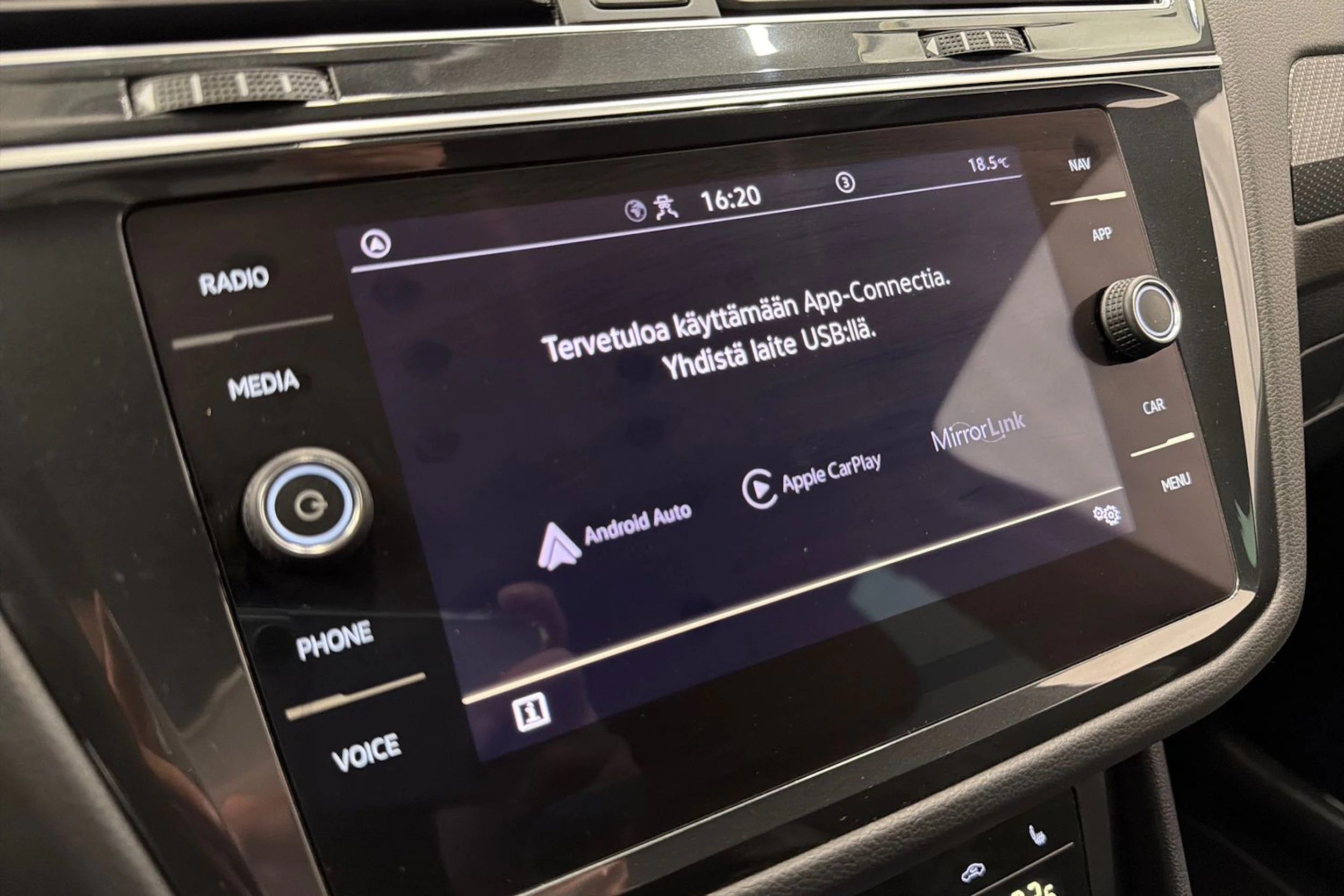 musta Volkswagen Tiguan 2023 kuva 24.