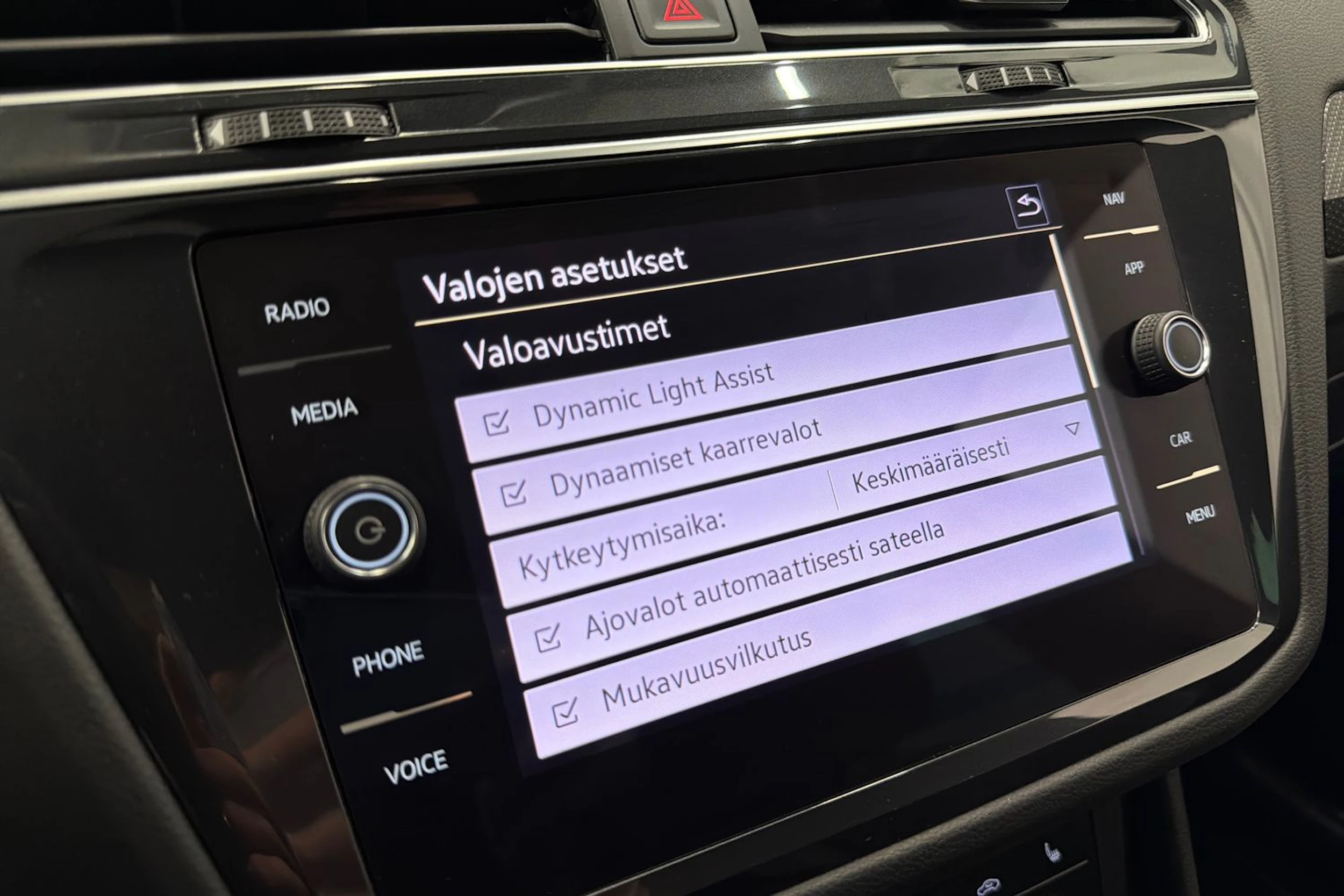 musta Volkswagen Tiguan 2023 kuva 25.