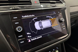musta Volkswagen Tiguan 2023 kuva 26.