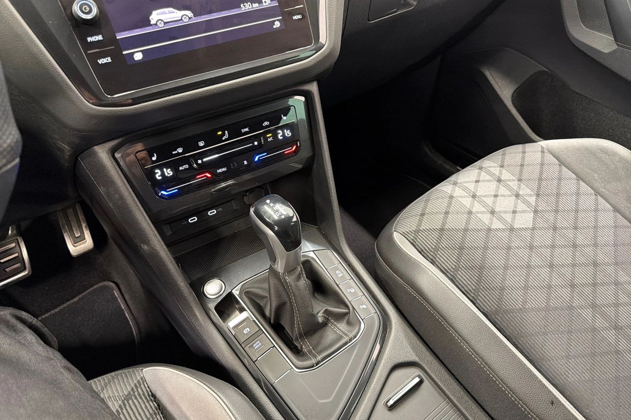 musta Volkswagen Tiguan 2023 kuva 27.