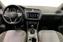 harmaa Volkswagen Tiguan 2023 kuva 9.