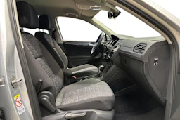 harmaa Volkswagen Tiguan 2023 kuva 12.