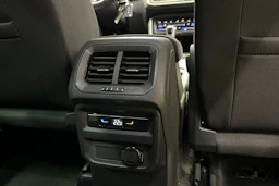 harmaa Volkswagen Tiguan 2023 kuva 15.