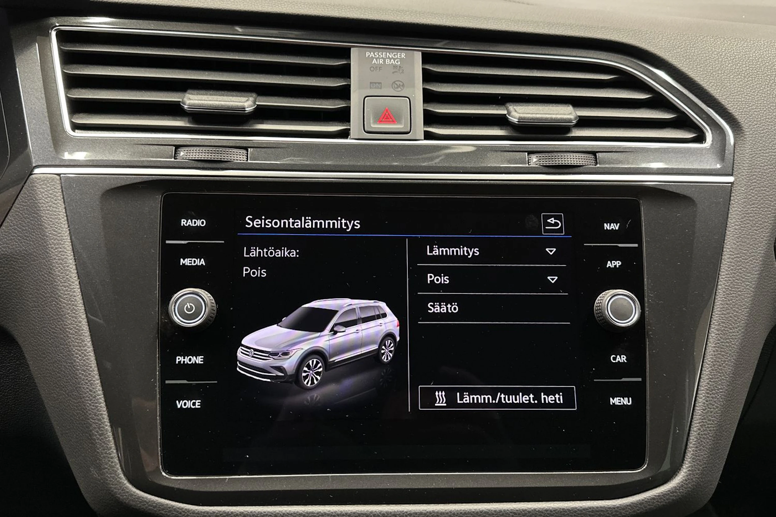 harmaa Volkswagen Tiguan 2023 kuva 17.