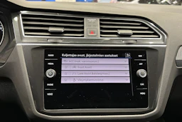 harmaa Volkswagen Tiguan 2023 kuva 19.