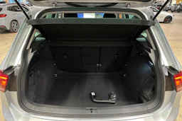 harmaa Volkswagen Tiguan 2023 kuva 27.