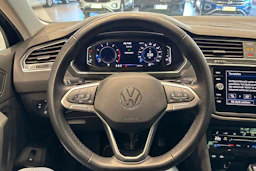 musta Volkswagen Tiguan 2023 kuva 17.