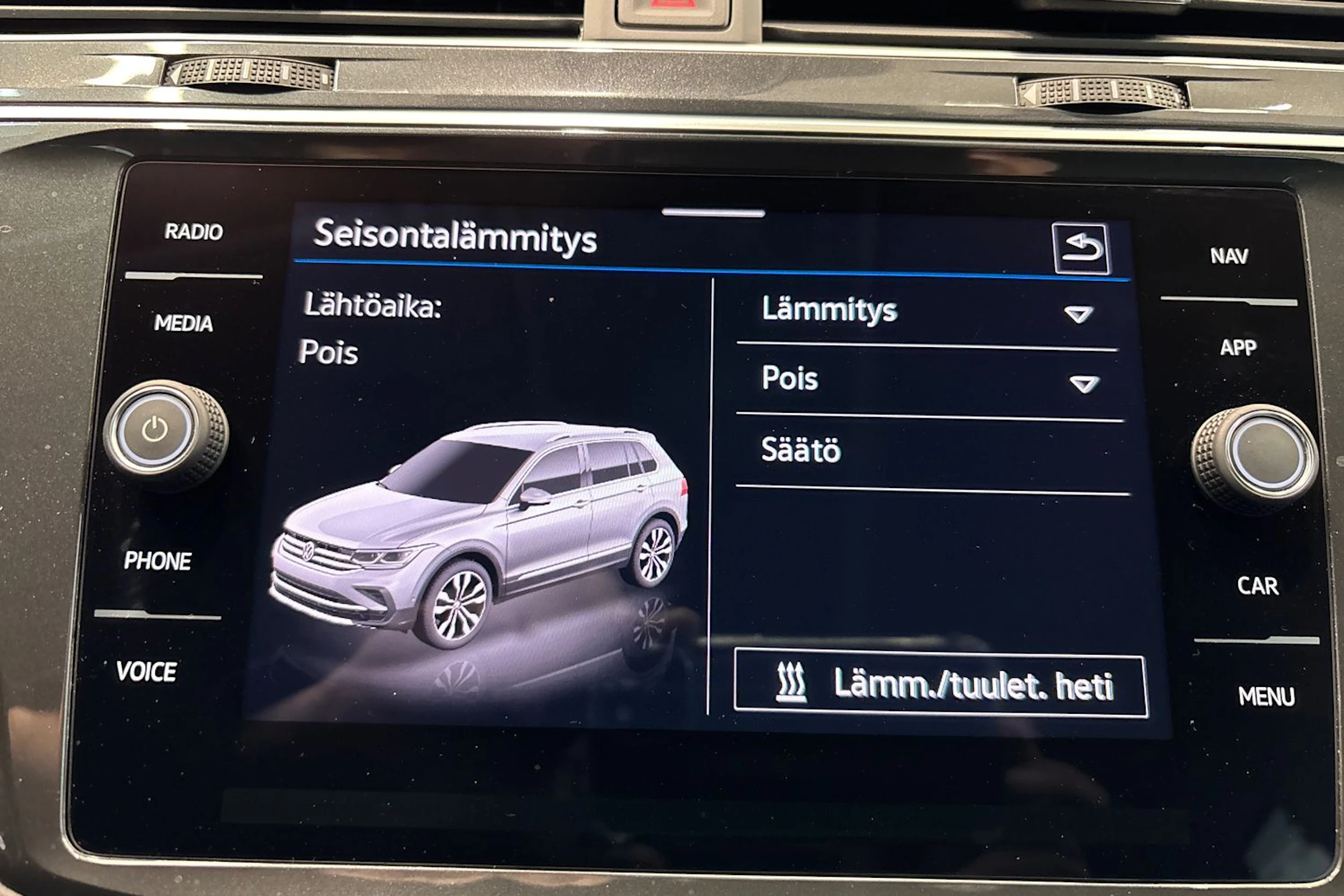 musta Volkswagen Tiguan 2023 kuva 27.