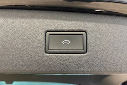 musta Volkswagen Tiguan 2023 kuva 30.