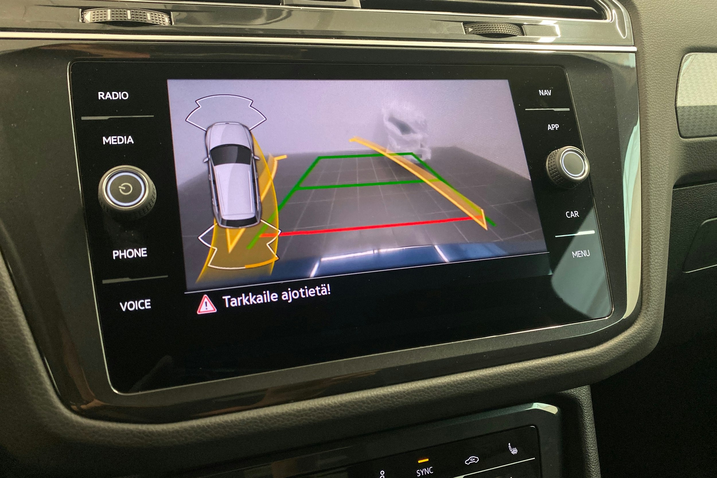 met. sininen Volkswagen Tiguan 2023 kuva 22.