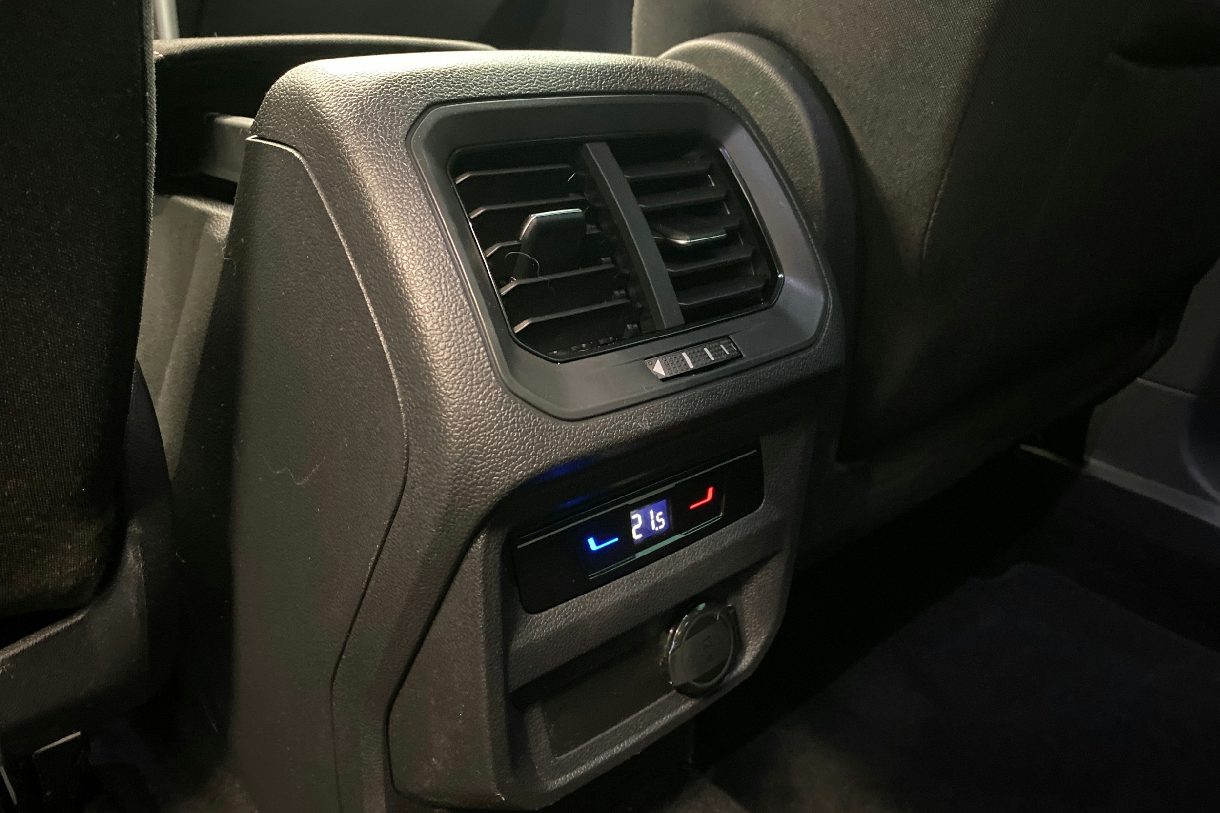 met. sininen Volkswagen Tiguan 2023 kuva 34.