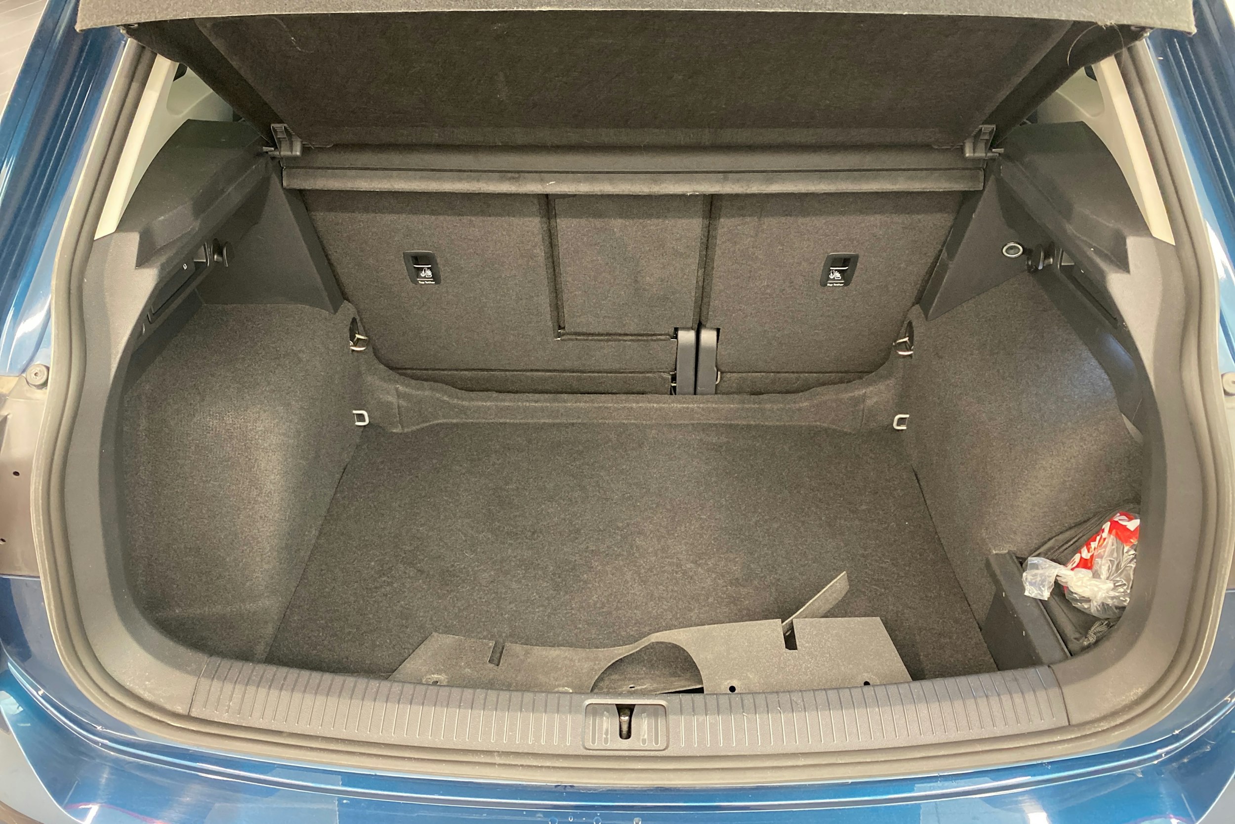 met. sininen Volkswagen Tiguan 2023 kuva 35.