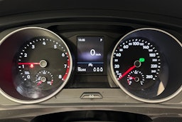 Musta Volkswagen Tiguan 2023 kuva 18.