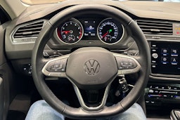 Musta Volkswagen Tiguan 2023 kuva 19.