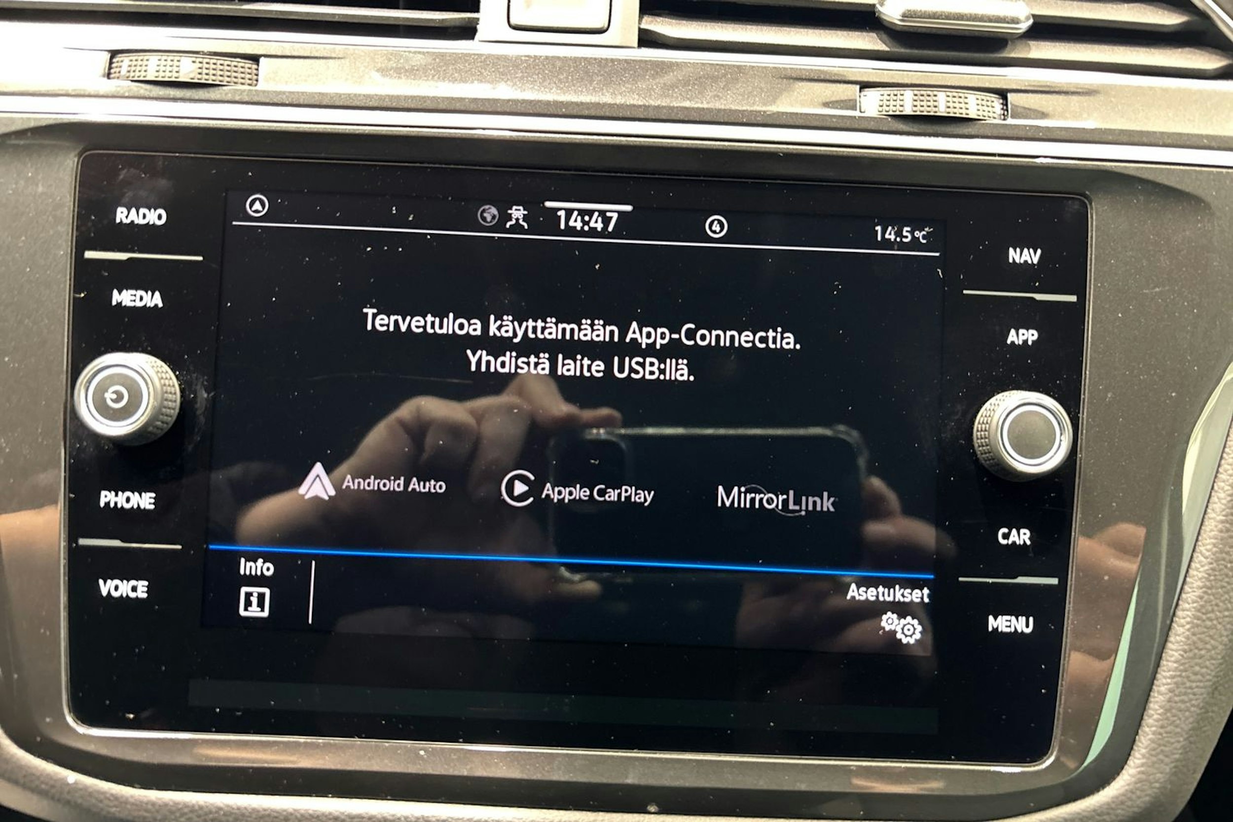 Musta Volkswagen Tiguan 2023 kuva 24.