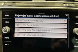 Musta Volkswagen Tiguan 2023 kuva 26.