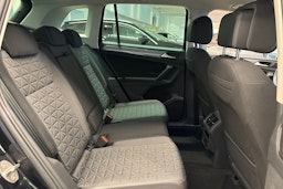 Musta Volkswagen Tiguan 2023 kuva 34.