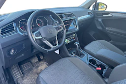 harmaa Volkswagen Tiguan 2023 kuva 3.