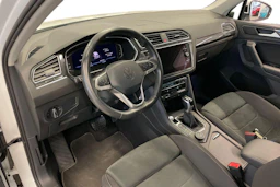 valkoinen Volkswagen Tiguan 2023 kuva 6.