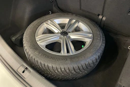 valkoinen Volkswagen Tiguan 2023 kuva 9.
