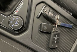 valkoinen Volkswagen Tiguan 2023 kuva 13.
