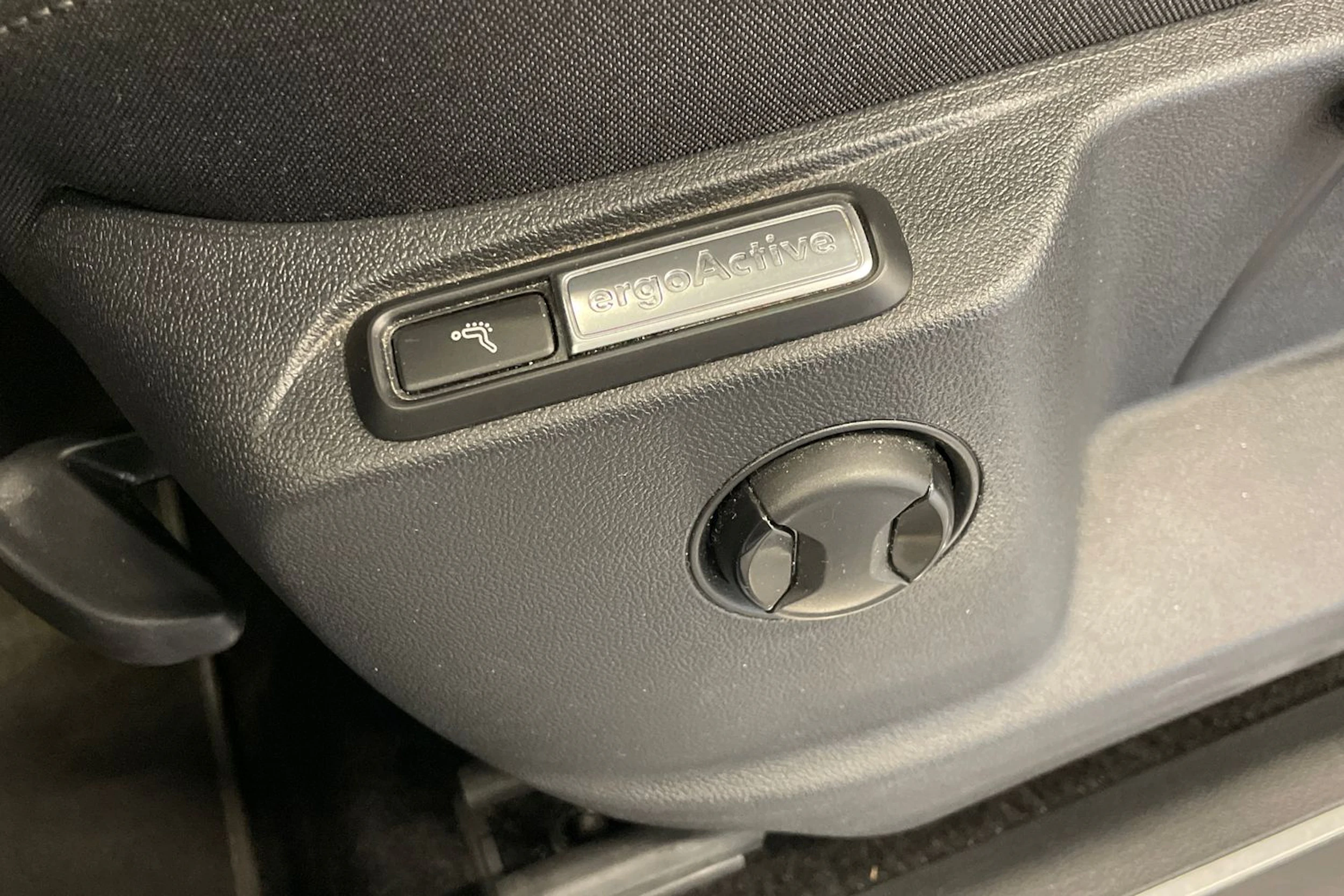 valkoinen Volkswagen Tiguan 2023 kuva 14.