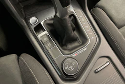 valkoinen Volkswagen Tiguan 2023 kuva 20.