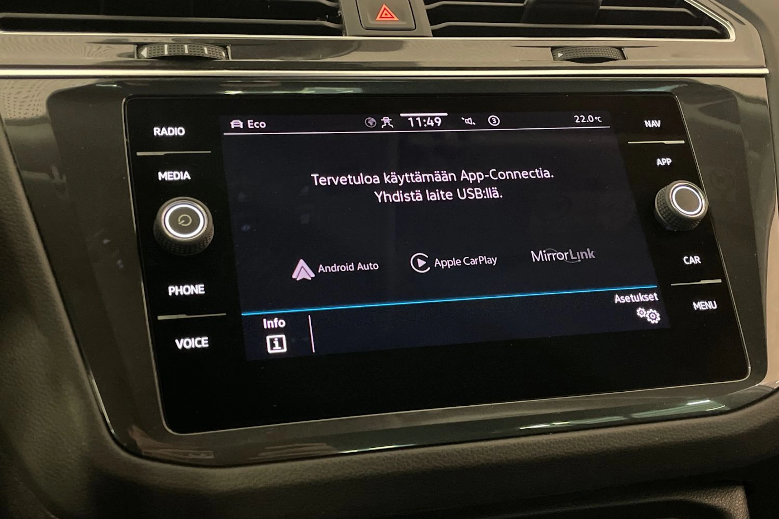 valkoinen Volkswagen Tiguan 2023 kuva 22.