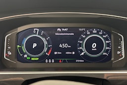 sininen Volkswagen Tiguan 2023 kuva 22.