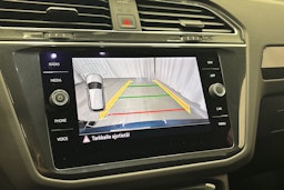 sininen Volkswagen Tiguan 2023 kuva 25.