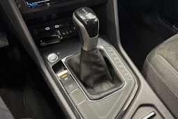 sininen Volkswagen Tiguan 2023 kuva 27.