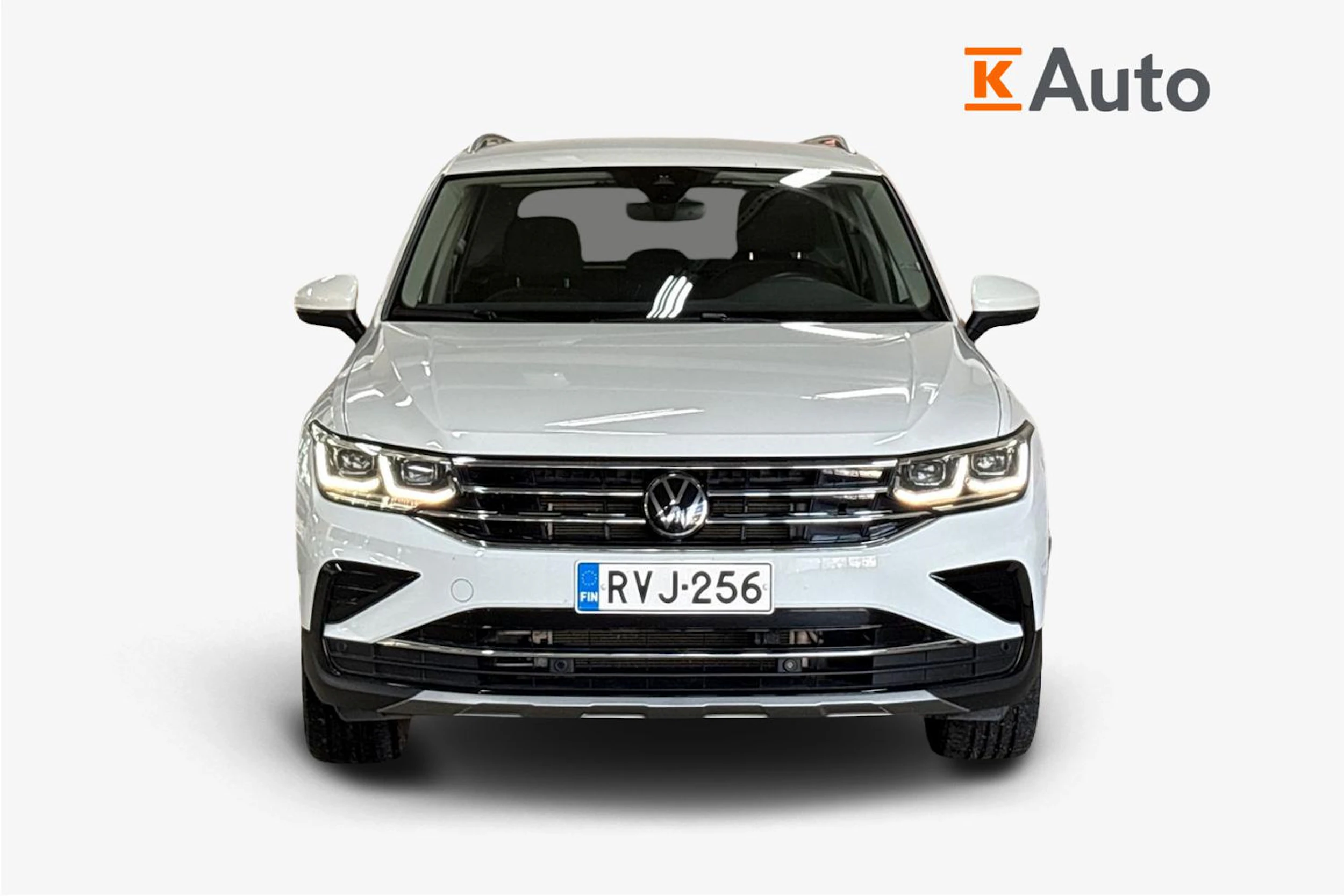 valkoinen Volkswagen Tiguan 2023 kuva 4.