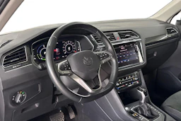 valkoinen Volkswagen Tiguan 2023 kuva 6.