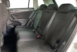 valkoinen Volkswagen Tiguan 2023 kuva 8.